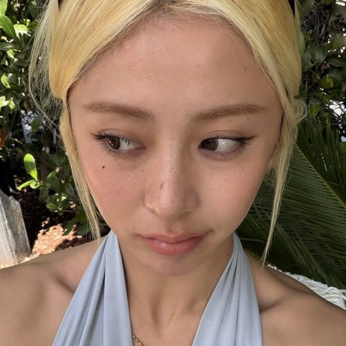 Huh Yunjin gallery image