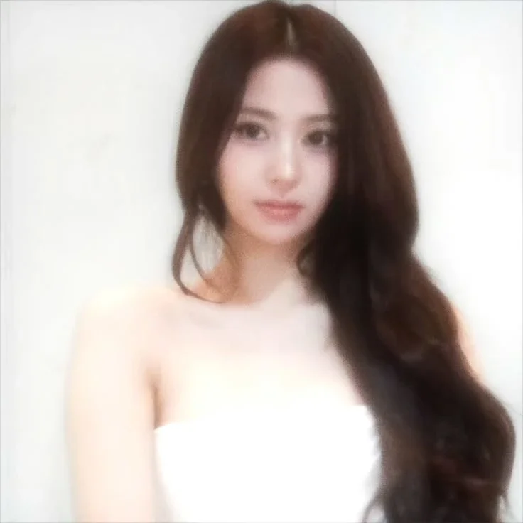 Huh Yunjin gallery image