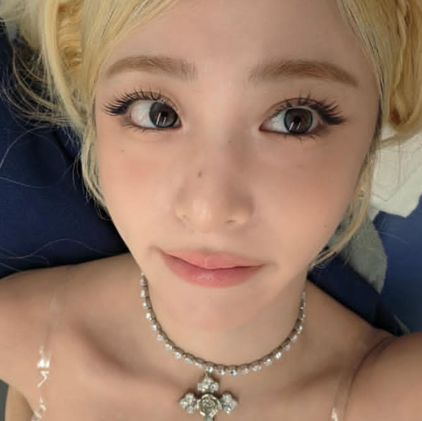 Huh Yunjin gallery image