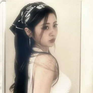 Huh Yunjin 1