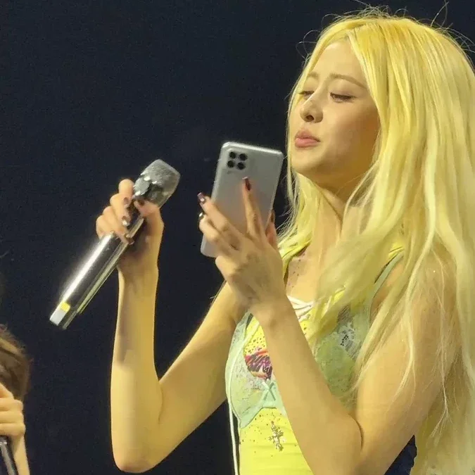 Huh Yunjin gallery image