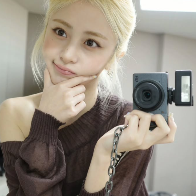 Huh Yunjin gallery image