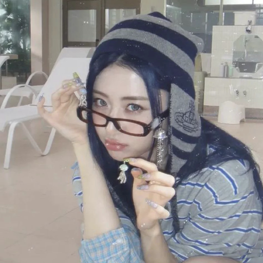 Huh Yunjin gallery image
