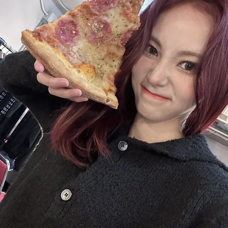 Jinsoul gallery image