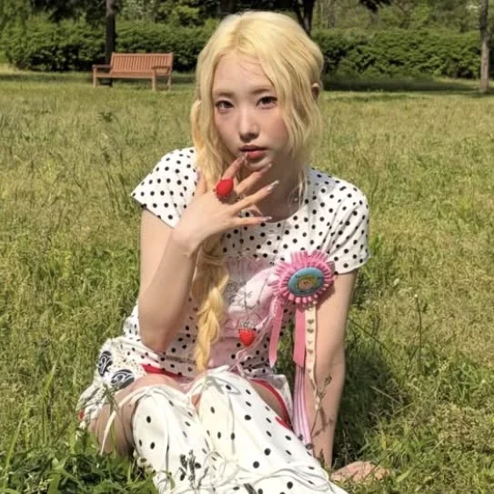 Yeojin gallery image