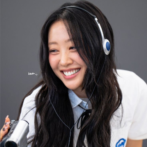 Imagem da galeria de Yves