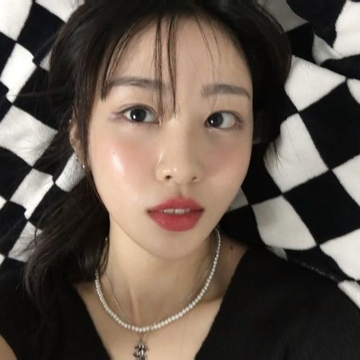 Imagem da galeria de Yves