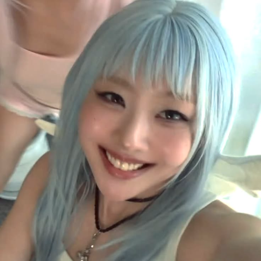 Imagem da galeria de Yves