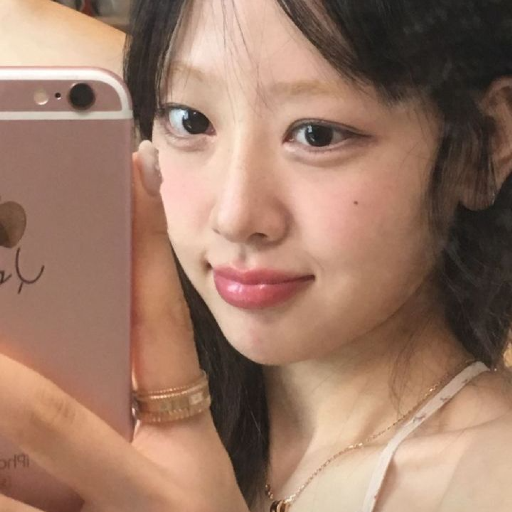 Imagem da galeria de Yves