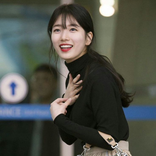 Suzy gallery image