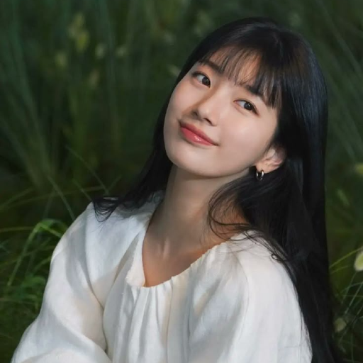 Suzy gallery image