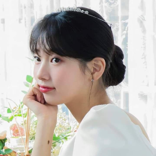 Suzy gallery image