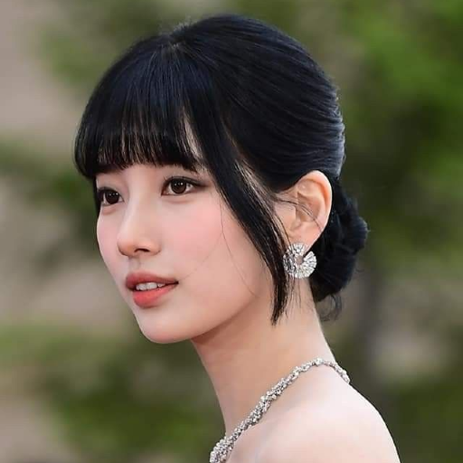 Suzy gallery image