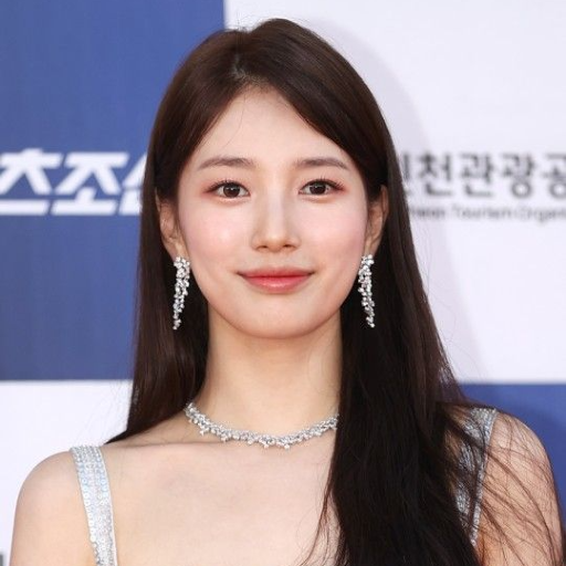 Suzy gallery image