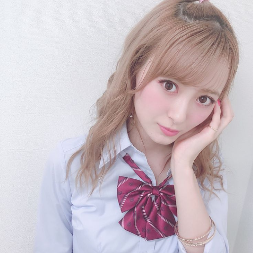 Ikuta Erina gallery image