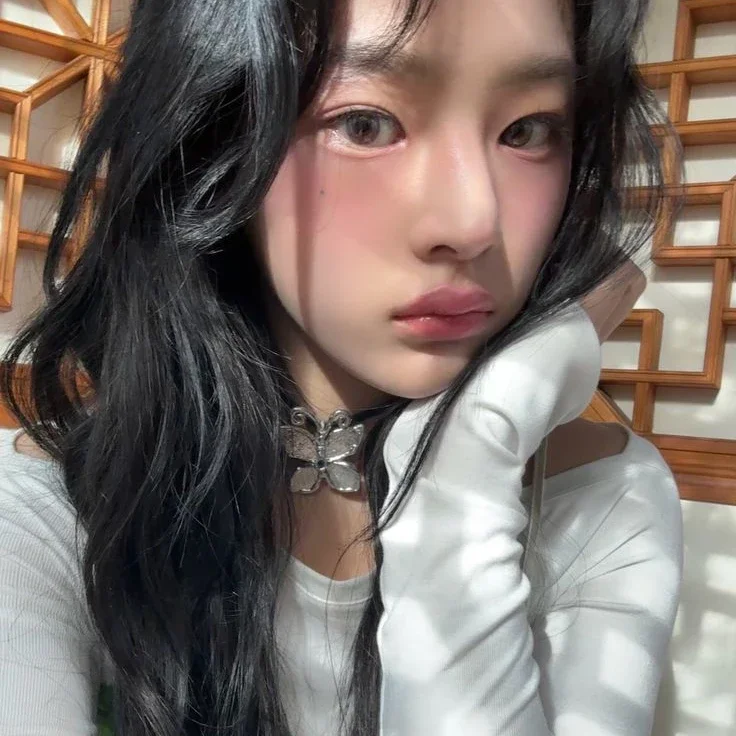 Minji gallery image