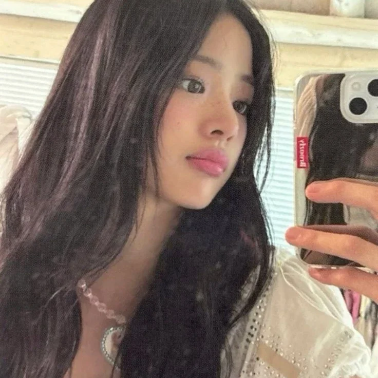 Minji gallery image
