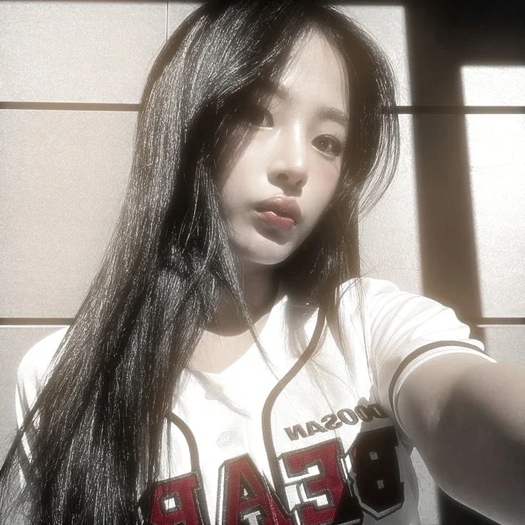 Minji gallery image