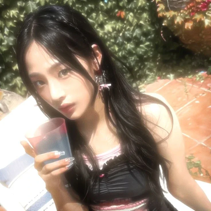 Minji gallery image