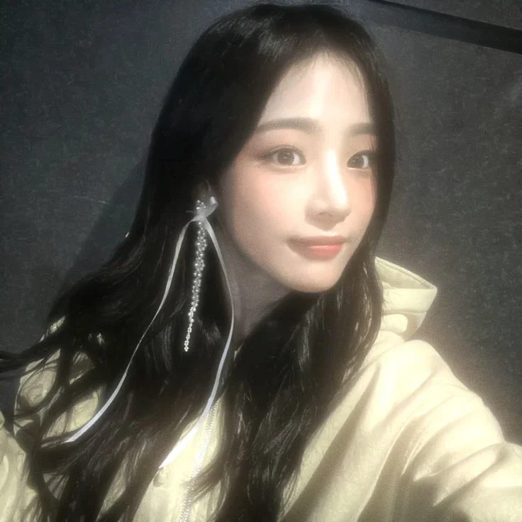 Minji gallery image