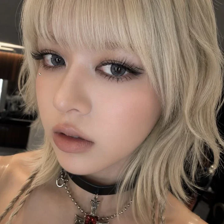 Lily gallery image
