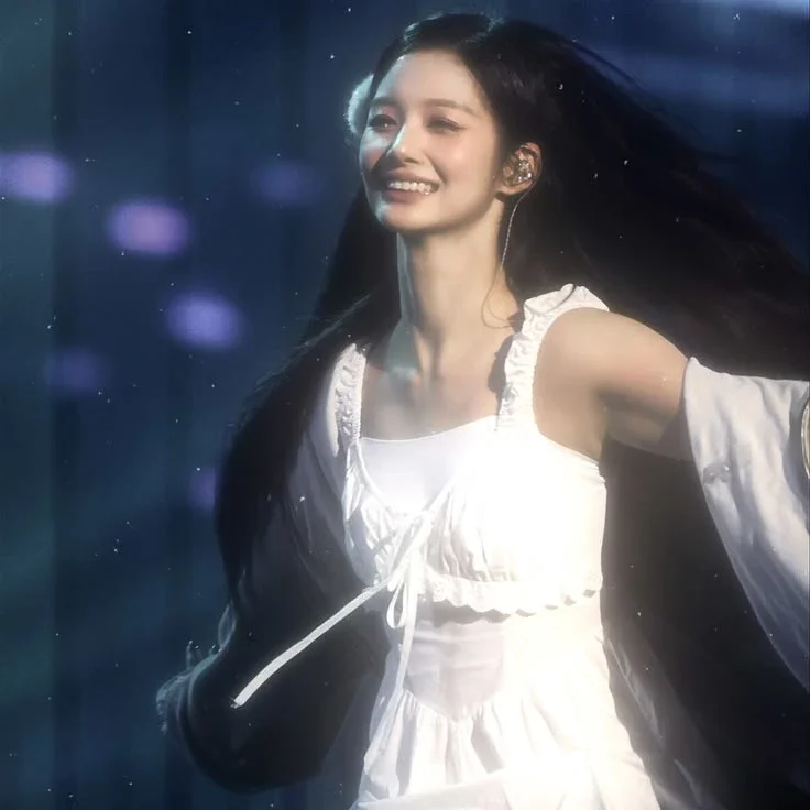 Sullyoon gallery image
