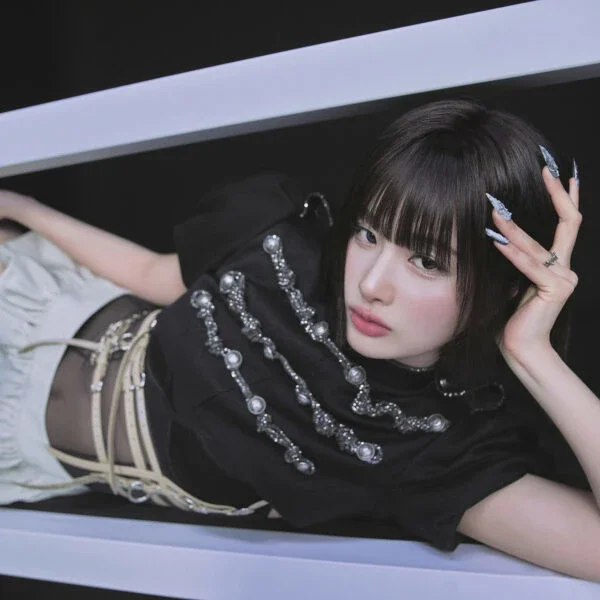 Sullyoon gallery image