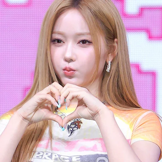 Shin Hyewon gallery image