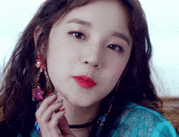 Yuqi gif