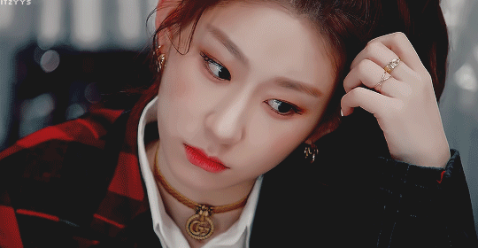Chaeryeong gif