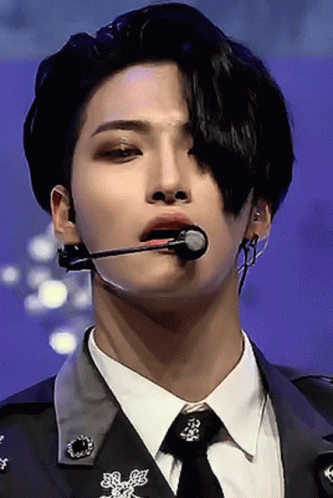 Seonghwa gif
