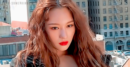 Siyeon gif