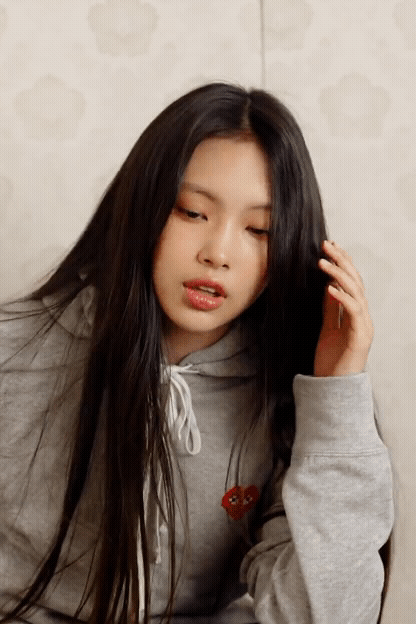 Hyein gif
