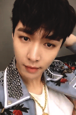 Lay Zhang gif