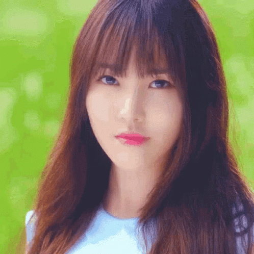 Yuju gif