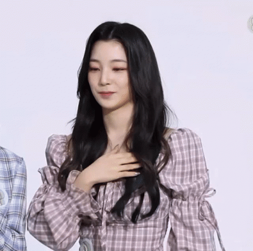 Yeonhee gif