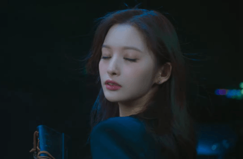 Sullyoon gif