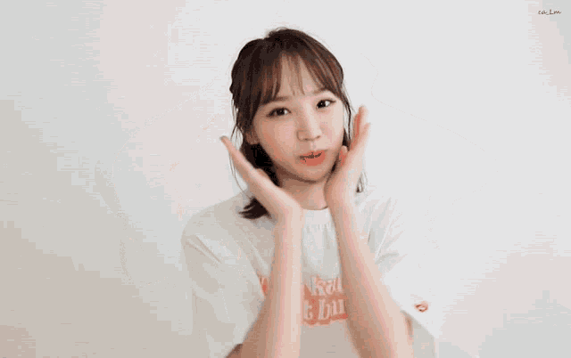 Chaewon gif