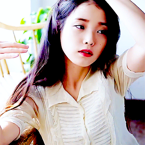 IU gif