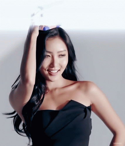 Hwasa gif