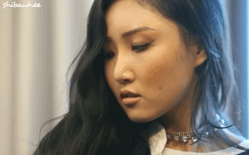 Hwasa gif