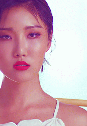 Hwasa gif