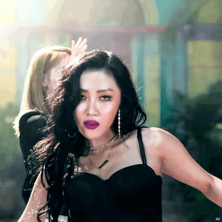 Hwasa gif