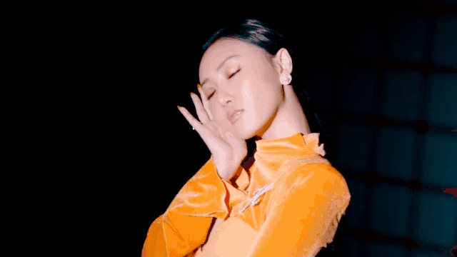 Hwasa gif