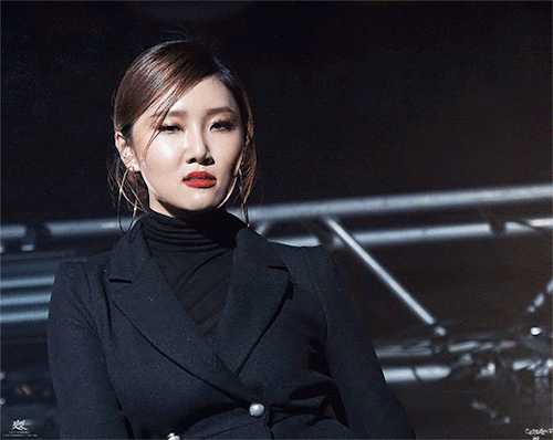 Hwasa gif
