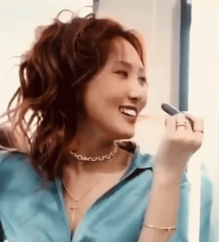 Hwasa gif