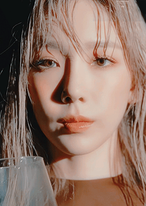 Taeyeon gif