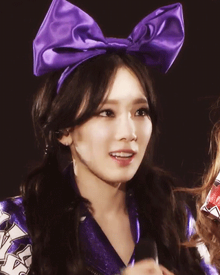 Taeyeon gif