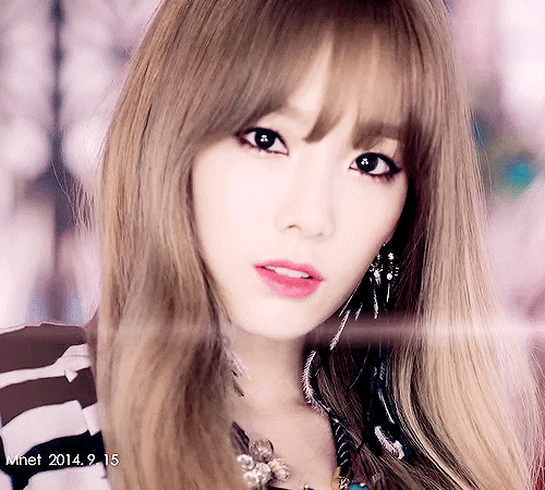 Taeyeon gif