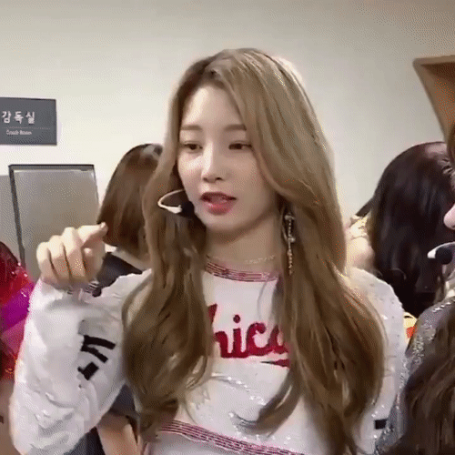 Yeonhee gif